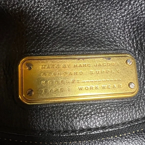 Marc Jacobs Natasha Crossbody Black Leather Gold Accents Purse Shoulder Bag - Picture 16 of 16